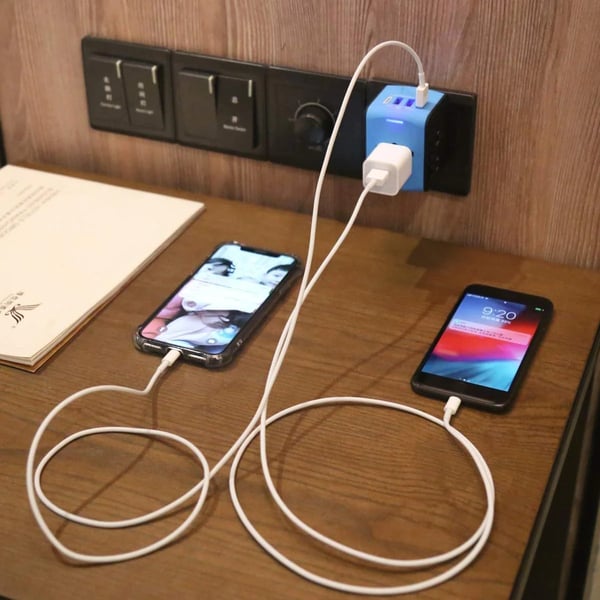 UNIVERSAL VOLTAGE ADAPTER