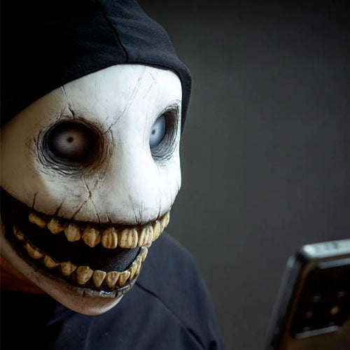 Creepy Smile Mask With Movable Jaw And Realistic Teeth