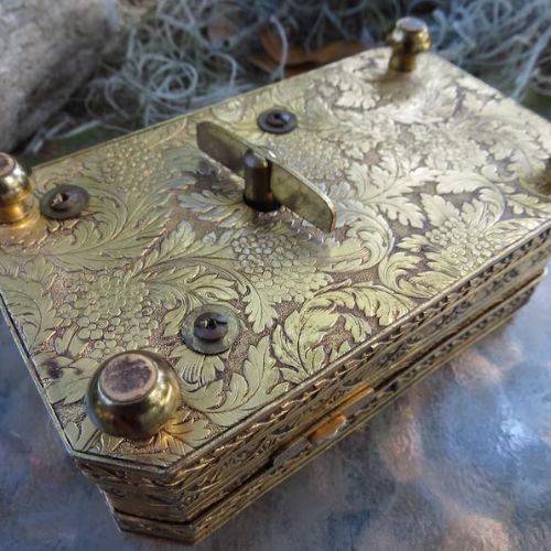 Antique Box With Singing Bird