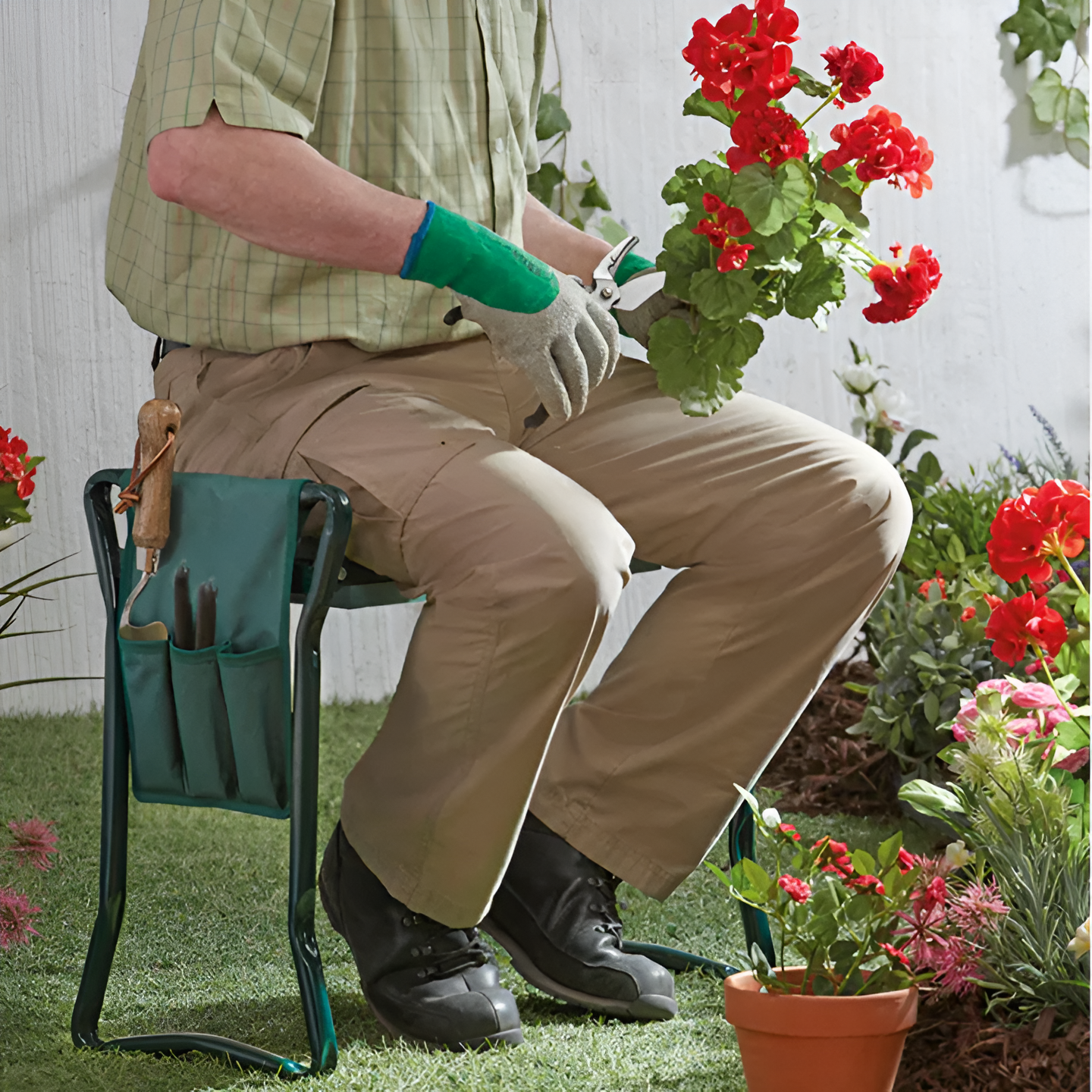 MULTI-PURPOSE GARDEN KNEELER BONUS TOOL POUCH